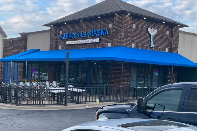 Mariscos La Sarina Patio Enclosure Signfreaks in Chicago, built and installed by SignFreaks