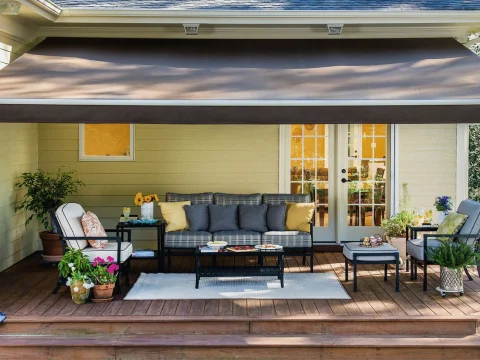 Residential Retractable Awning Chicago, built and installed by SignFreaks